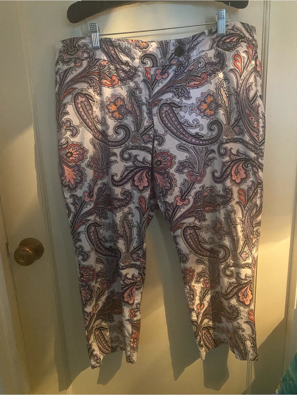 Ann Taylor Paisley Capris in White with Pink & Gray Accents